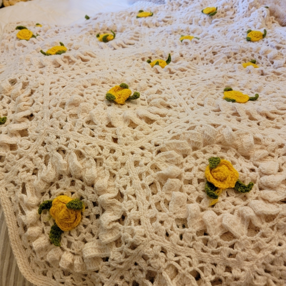 Hand Crocheted Spread - Picture 5 of 9